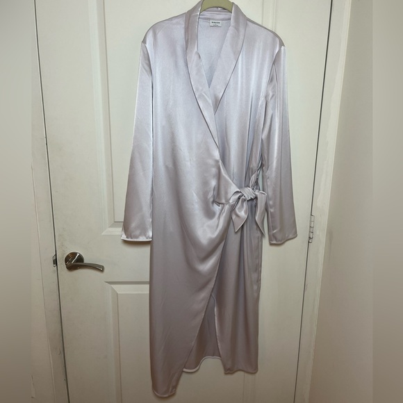 Babaton Bello Lilac Satin-Style Wrap Dress - Picture 1 of 6